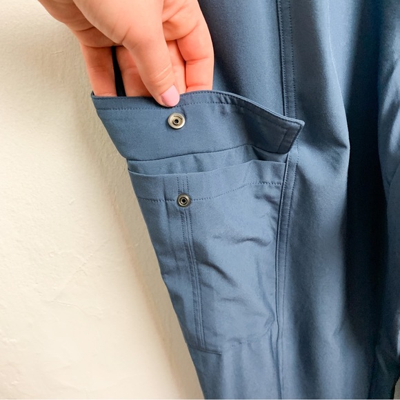 Athleta Women’s Blue Unbound Athleisure Jumpsuit Sz MT - Picture 10 of 13